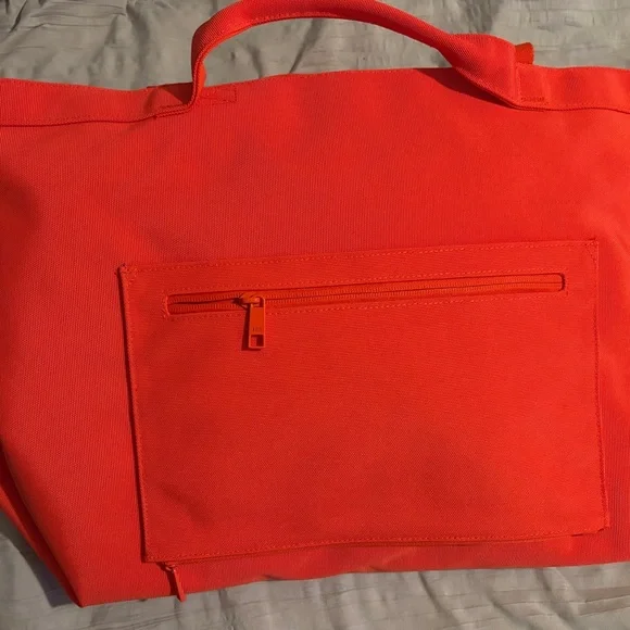 Stylish BEIS Flame Travel Tote Bag & Black Hydrojug 40 oz Tumbler. - Picture 3 of 10